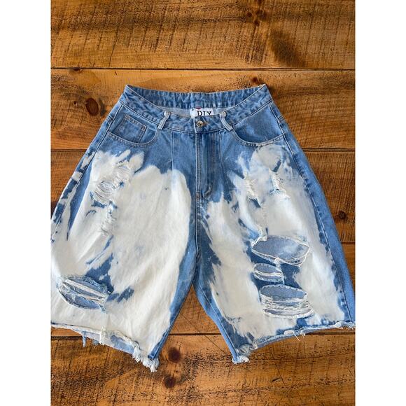 NWT Womens I‎ Love DIY by Panida 80s 90s Style Distressed Bleached Shorts Size M - Picture 1 of 9